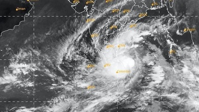 A satellite image shows cyclone 'Mandous' as it approaches the Indian coast. (PTI Photo) (HT_PRINT) A satellite image shows cyclone 'Mandous' as it approaches the Indian coast. (PTI Photo) (HT_PRINT)