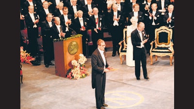 Amartya Sen is awarded the Nobel prize for Economics. (Getty Images) Amartya Sen is awarded the Nobel prize for Economics. (Getty Images)