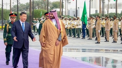 Saudi Crown Prince Mohammed Bin Salman welcomes Chinese President Xi Jinping in Riyadh, Saudi Arabia. (Reuters)