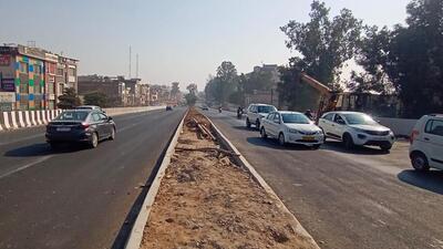 The flyover starts near Hotel Ramada in Zirakpur and ends before the Chandigarh border, allowing commuters travelling between Chandigarh and Ambala to pass straight. (HT Photo)