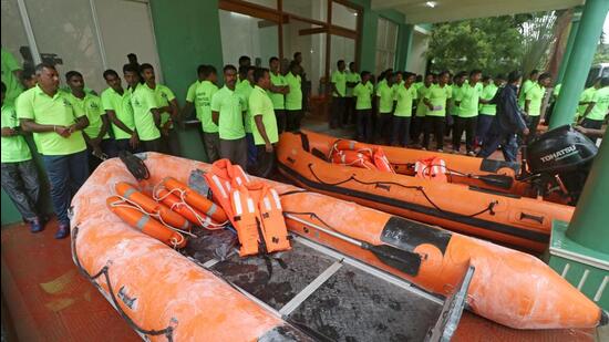 Preparations are being made by Tamil Nadu Disaster Relief Force & Greater Chennai Police Rescue Team for the rescue operations in view of the Cyclone Mandous (ANI)