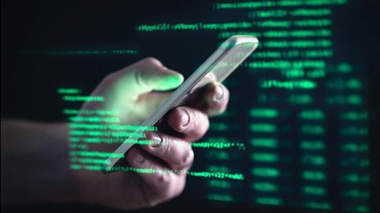 Unidentified swindlers duped a Sector-22 resident of <span class='webrupee'>₹</span>1.74 lakh on the pretext of offering her a job. (Shutterstock) Unidentified swindlers duped a Sector-22 resident of <span class='webrupee'>₹</span>1.74 lakh on the pretext of offering her a job. (Shutterstock)
