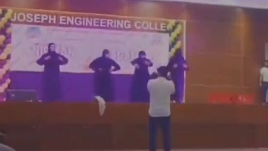 The students danced to the song Fevicol Se.(@HateDetectors/Twitter)