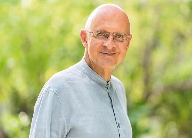 The team that opened Four Seasons Mumbai in 2007 was led by Armando Kraenzlin The team that opened Four Seasons Mumbai in 2007 was led by Armando Kraenzlin