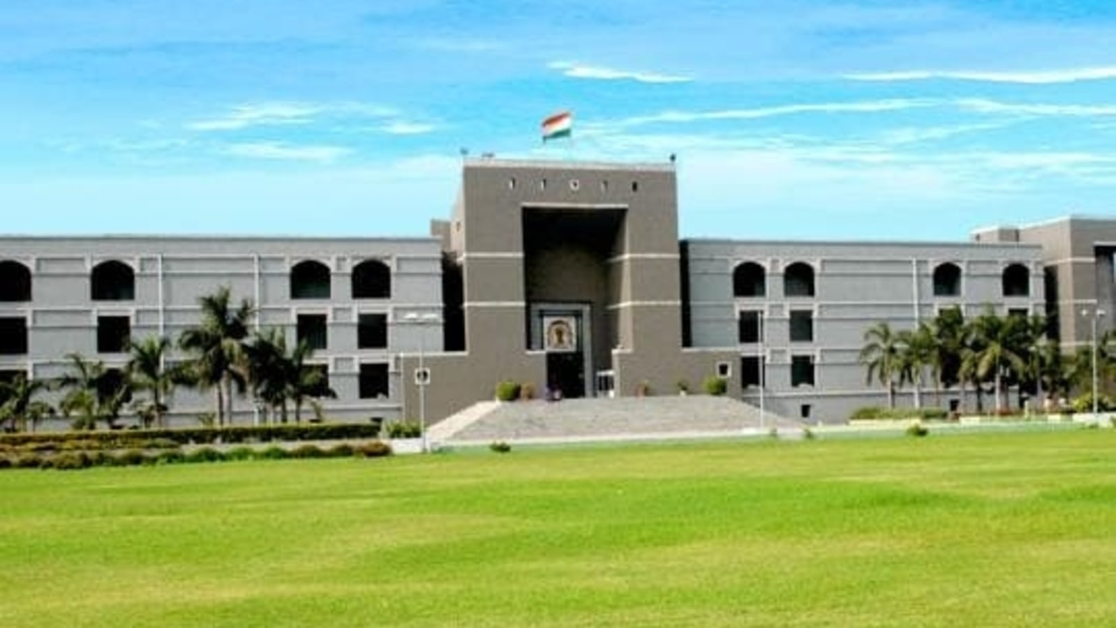 Gujarat HC recruitment 2022: 28 Legal Assistant vacancies on offer