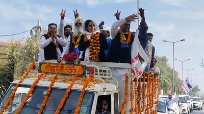 Aam Aadmi Party’s (AAP) north Haryana convenor Chitra Sarwara during a rally. (HT Photo)