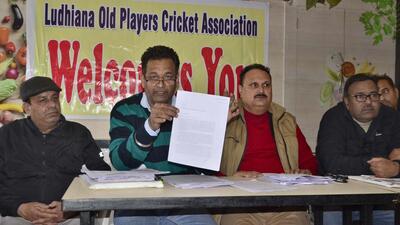 Members of Ludhiana Old Players Cricket Association addressing the media persons. (Harvinder Singh/HT) Members of Ludhiana Old Players Cricket Association addressing the media persons. (Harvinder Singh/HT)