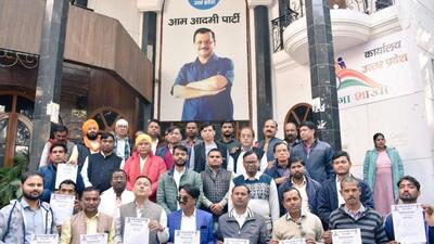 Ticket seekers for the Uttar Pradesh civic polls outside the AAP office in Lucknow. (SOURCED IMAGE) Ticket seekers for the Uttar Pradesh civic polls outside the AAP office in Lucknow. (SOURCED IMAGE)