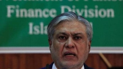 Ishaq Dar Tweet: Pakistan's finance minister Ishaq Dar is seen.