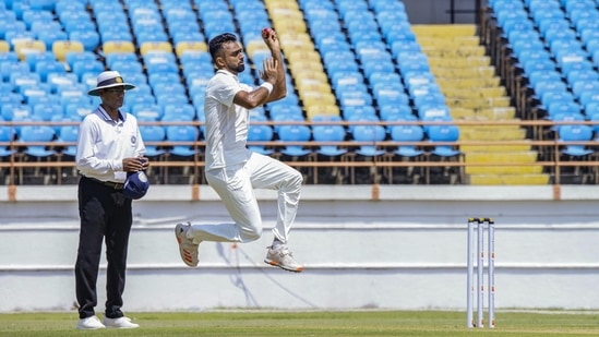 Jaydev Unadkat (in frame) has replaced Shami in India's Test squad(PTI)