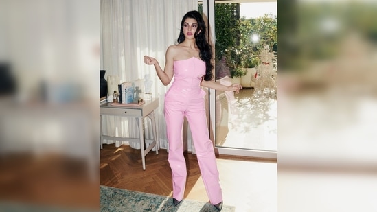 Jacqueline Fernandez shared a slew of images of herself in the outfit and captioned her post, "#cirkusthischristmas."(Instagram/@jacquelinef143)