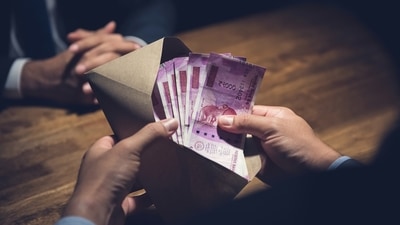 'Can't roam after 11pm, pay ₹3K': Cops suspended after Bengaluru couple's ordeal goes viral 'Can't roam after 11pm, pay ₹3K': Cops suspended after Bengaluru couple's ordeal goes viral