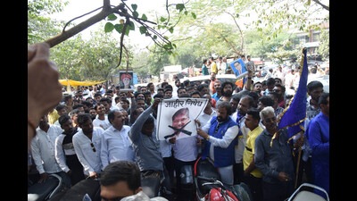 Activists of various political parties staged a protest claiming arrests were made under false charges. (HT PHOTO)