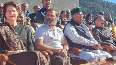 Sukhvinder Singh Sukhu seen with Mallikarjun Kharge, Rahul Gandhi and Priyanka Gandhi. (Deepak Sansta/ HT) Sukhvinder Singh Sukhu seen with Mallikarjun Kharge, Rahul Gandhi and Priyanka Gandhi. (Deepak Sansta/ HT)