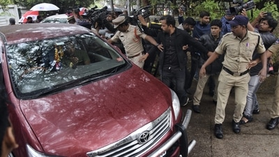 Hyderabad: CBI officials arrive at TRS MLC Kavitha's residence in Hyderabad, Sunday, Dec 11, 2022. (PTI Photo)  (PTI12_11_2022_000092A) (PTI)