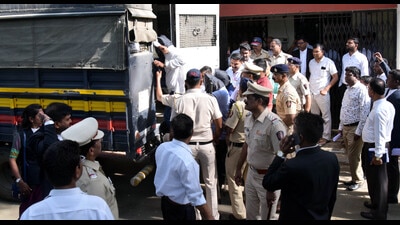 The accused were brought to the Pimpri court amid a large police presence on Sunday. (HT PHOTO) The accused were brought to the Pimpri court amid a large police presence on Sunday. (HT PHOTO)