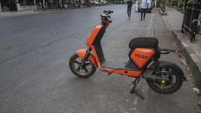 The e-bikes provide travel at  ₹20 base fare with  ₹3 per kilometre travel and  ₹1.50 per minute. Additional e-bikes have been included in areas like Juhu, Santacruz, Khar, Bandra, Mahim and Dadar. It has a speed limit of 25 kilometre-per-hour, hence no incidents of rash driving can be reported. By June, the fleet is expected to increase to 5000 e-bikes. (Satish Bate/ HT PHOTO)