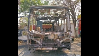The incident had reduced the entire structure to ashes, including the doors, wheels, and engine. (HT PHOTO)