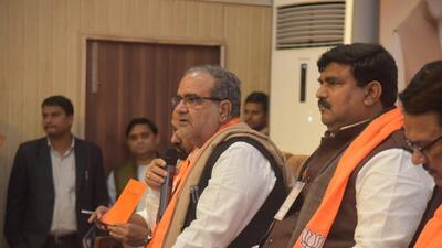U.P. BJP chief Bhupendra Singh Chaudhary and party general secretary (organisation) Dharampal at a party meeting to finalise candidates and prepare the strategy for the civic polls in Uttar Pradesh. (SOURCED IMAGE ) U.P. BJP chief Bhupendra Singh Chaudhary and party general secretary (organisation) Dharampal at a party meeting to finalise candidates and prepare the strategy for the civic polls in Uttar Pradesh. (SOURCED IMAGE )