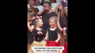 Little girl's reaction upon spotting her family at her Christmas concert. (Instagram/@goodnews_movement) Little girl's reaction upon spotting her family at her Christmas concert. (Instagram/@goodnews_movement)