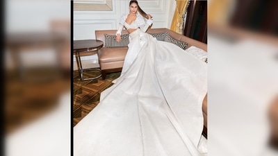 The designer himself, Manish Malhotra commented on Vaani Kapoor's post in his couture and wrote, "Vaani you looked Stunning." (Instagram/@_vaanikapoor_) The designer himself, Manish Malhotra commented on Vaani Kapoor's post in his couture and wrote, "Vaani you looked Stunning." (Instagram/@_vaanikapoor_)