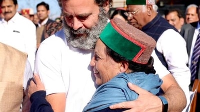 Rahul Gandhi hugged Pratibha Singh at the swearing-in of Himachal chief minister  ukhvinder Singh Sukhu