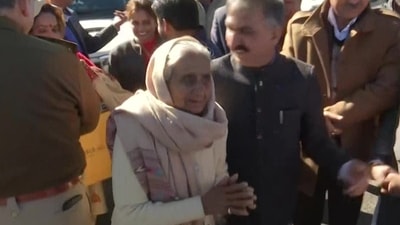 Ahead of the official ceremony, Sukhu went to receive his mother at Sanjauli helipad in Shimla. (ANI/ Twitter) Ahead of the official ceremony, Sukhu went to receive his mother at Sanjauli helipad in Shimla. (ANI/ Twitter)