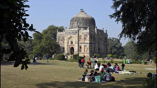 At Lodhi Garden in New Delhi on Sunday, when the mercury rose to 28.4°C, four degrees above normal. (Sanjeev Verma/HT Photo)