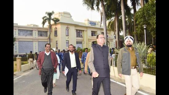 Patna DM Chandrashekhar Singh with SSP Manavjeet Singh Dhillo conduct an inspection ahead of the Winter Session of Bihar Assembly in Patna on Sunday, (Santosh Kumar/HT Photo) Patna DM Chandrashekhar Singh with SSP Manavjeet Singh Dhillo conduct an inspection ahead of the Winter Session of Bihar Assembly in Patna on Sunday, (Santosh Kumar/HT Photo)