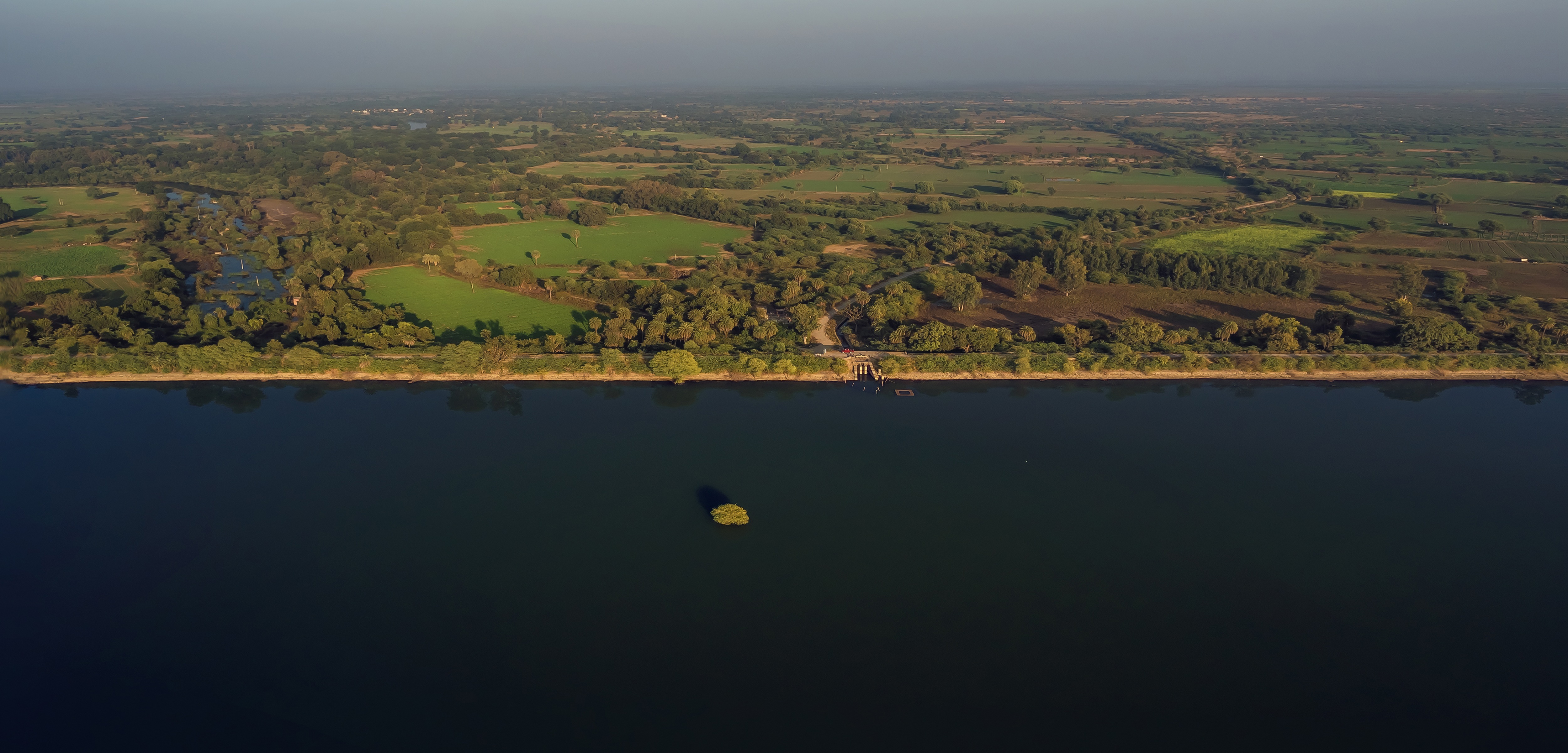 Nahar Sagar Lake in Shahpura, Rajasthan. Nahar Sagar Lake in Shahpura, Rajasthan.