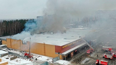 Moscow Fire: Smoke rises from the mall in Balashikha, just outside Moscow. (AP)