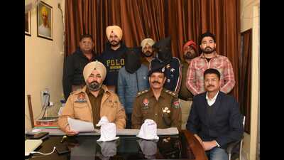 On September 6, two accused, Lovejeet Singh and Vishwas Kumar, were held with 700 grams of heroin in Jalandhar (HT photo)