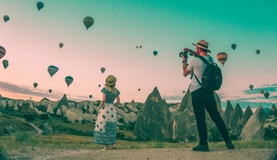 Going on a trip during winter holidays, Christmas or New Year? Here are 5 tips to travel with peace of mind (Photo by Mesut Kaya on Unsplash)