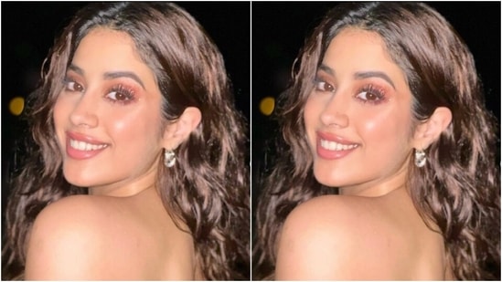 Janhvi teamed her cropped top with a pair of blue denim shorts as she posed for the pictures and sported her bright smile.&nbsp;(Instagram/@janhvikapoor)