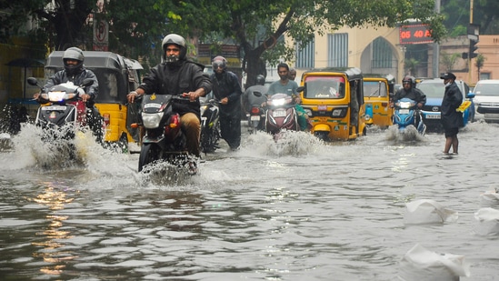 Heavy rainfall alert for these Karnataka districts in next 24 hours