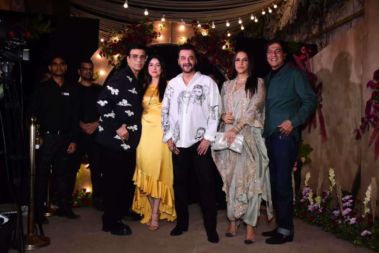 Vidya Balan, Neena Gupta, Rhea Chakraborty, Sanya Malhotra festejan con Guneet Monga-Sunny Kapoor antes de su boda 3 Vidya Balan, Neena Gupta, Rhea Chakraborty, Sanya Malhotra festejan con Guneet Monga-Sunny Kapoor antes de su boda