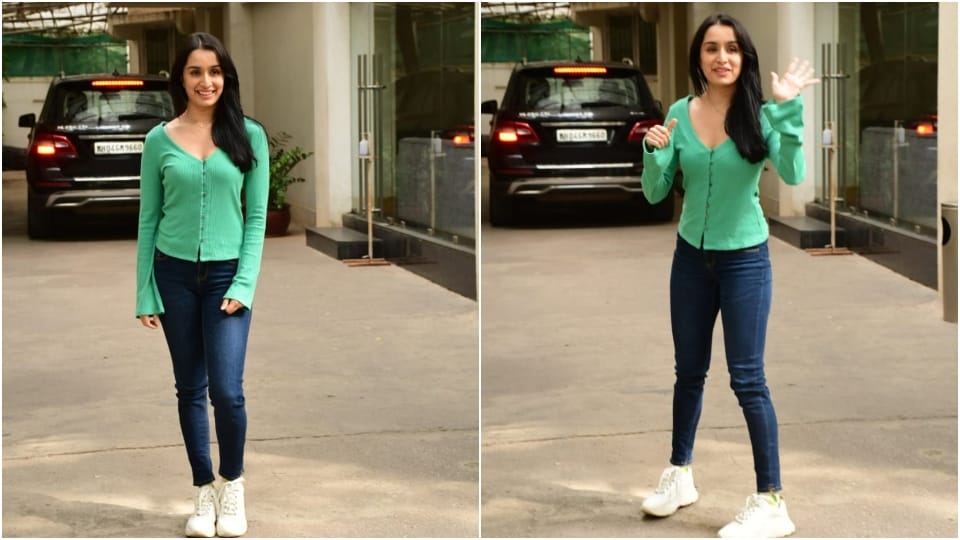 Shraddha looked pretty in casuals.(HT Photos/Varinder Chawla)