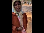 A screengrab from the viral video captures the woman singing Lata Mangeshkar's Suno Sajna Papihe Ne in Mumbai's Mahabaleshwar.(Instagram/@salman_sayyed_7715) A screengrab from the viral video captures the woman singing Lata Mangeshkar's Suno Sajna Papihe Ne in Mumbai's Mahabaleshwar.(Instagram/@salman_sayyed_7715)