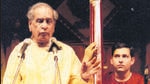 Pandit Bhimsen Joshi with Anand Bhate on tanpura during Sawai Gandharva Bhimsen Mahotsav. (HT FILE PHOTO) Pandit Bhimsen Joshi with Anand Bhate on tanpura during Sawai Gandharva Bhimsen Mahotsav. (HT FILE PHOTO)