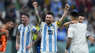 Argentina's Lionel Messi celebrates defeating Croatia 3-0 in the World Cup semifinal match (AP) Argentina's Lionel Messi celebrates defeating Croatia 3-0 in the World Cup semifinal match (AP)