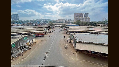 Market yard seen closed during the Pune Bandh on Tuesday. (HT PHOTO)