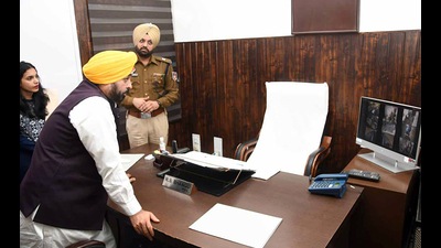 Punjab Chief Minister Bhagwant Mann reviews the security arrangements during a surprise inspection on his visit to Nabha jail, in Patiala on Tuesday. (ANI Photo) (Rajesh Sachar)