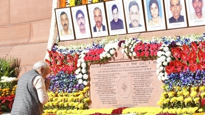 2001 Parliament attack: President, PM Modi pay respects to those who lost lives (Twitter) 2001 Parliament attack: President, PM Modi pay respects to those who lost lives (Twitter)