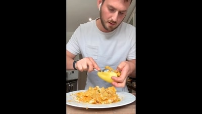 Jake Dryan, from the United Kingdom, is making authentic Rajasthani mirchi vada in a viral video. (Instagram/@plantfuture)