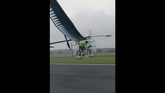Man flies a bicycle in the air.(Twitter/@Mohamed Jamshed)