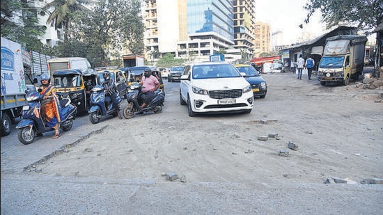 Mumbai, India - December 13, 2022: Road repairing work incomplete as BMC stops work on Captain Sawant Marg, Jogeshwari, in Mumbai, India, on Tuesday, December 13, 2022. (Photo by Vijay Bate/HT Photo) (HT PHOTO) Mumbai, India - December 13, 2022: Road repairing work incomplete as BMC stops work on Captain Sawant Marg, Jogeshwari, in Mumbai, India, on Tuesday, December 13, 2022. (Photo by Vijay Bate/HT Photo) (HT PHOTO)