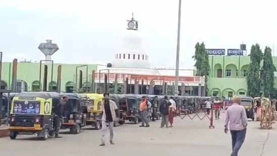 Kalaburgi railway station repainted after facing heat from right wing group