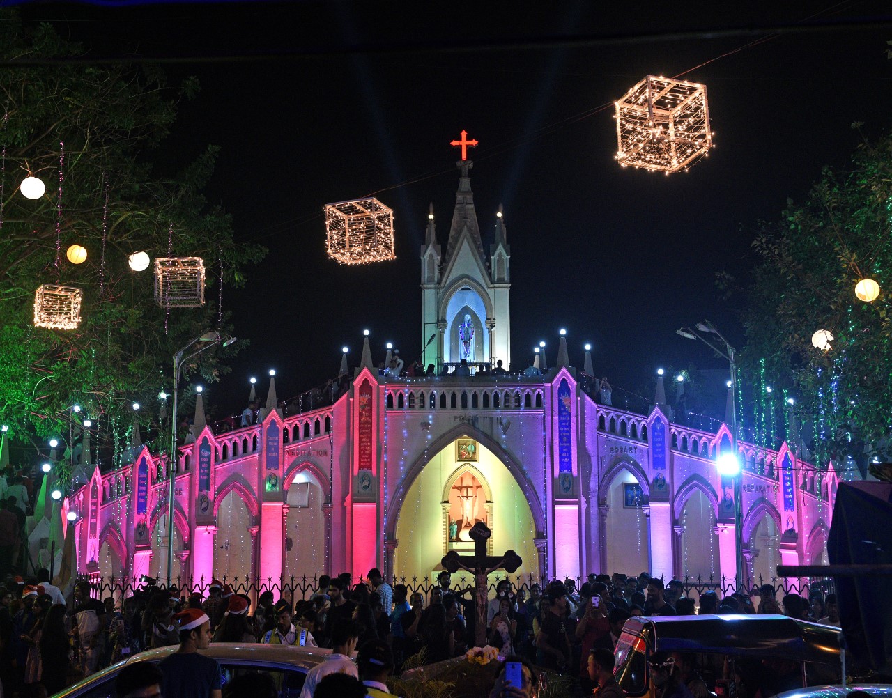 Celebrations in Bandra, Mumbai. (HT Photo) Celebrations in Bandra, Mumbai. (HT Photo)