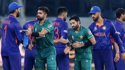 Pakistan's Mohammad Rizwan and Babar Azam shake hands with the India players after the T20 World Cup 2021 match. (REUTERS)