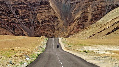 The highest motorable pass in the world, Umling La Pass, connects Chismule and Demchok to Leh. It is a true showcase of Ladakh’s stunningly diverse landscape. On your journey, you can stop by the glistening lakes, partake in snow sports, and get a close-up look at village life. To come here, you will need an inside line permit due to its proximity to the Line of Actual Control, which is the northern border between China and India. (Twitter/@VertigoWarrior) The highest motorable pass in the world, Umling La Pass, connects Chismule and Demchok to Leh. It is a true showcase of Ladakh’s stunningly diverse landscape. On your journey, you can stop by the glistening lakes, partake in snow sports, and get a close-up look at village life. To come here, you will need an inside line permit due to its proximity to the Line of Actual Control, which is the northern border between China and India. (Twitter/@VertigoWarrior)